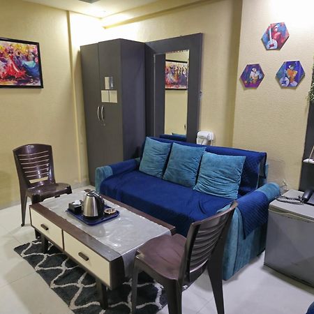Hotel Mari Aai Residency ナビムンバイ エクステリア 写真