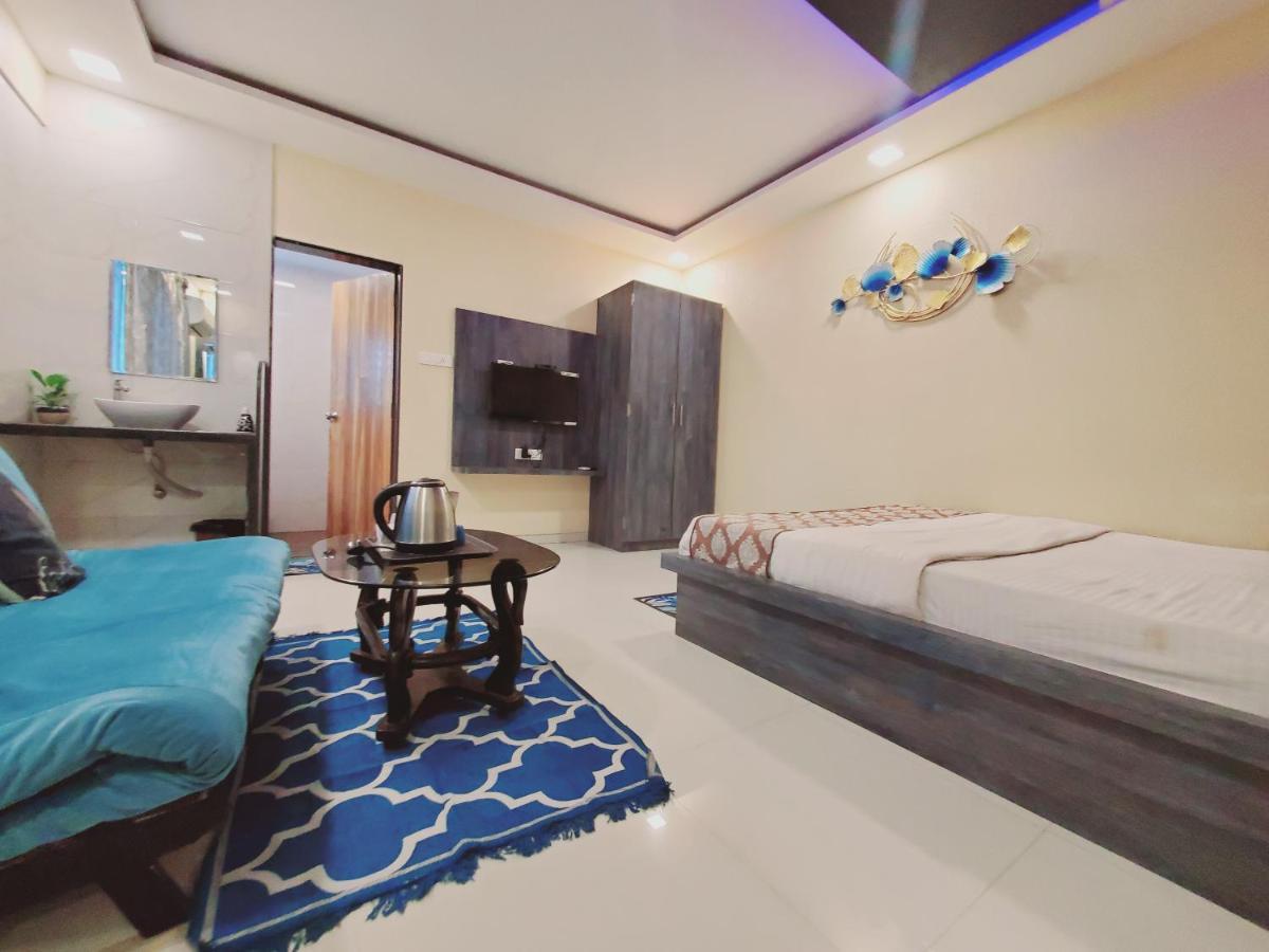 Hotel Mari Aai Residency ナビムンバイ エクステリア 写真