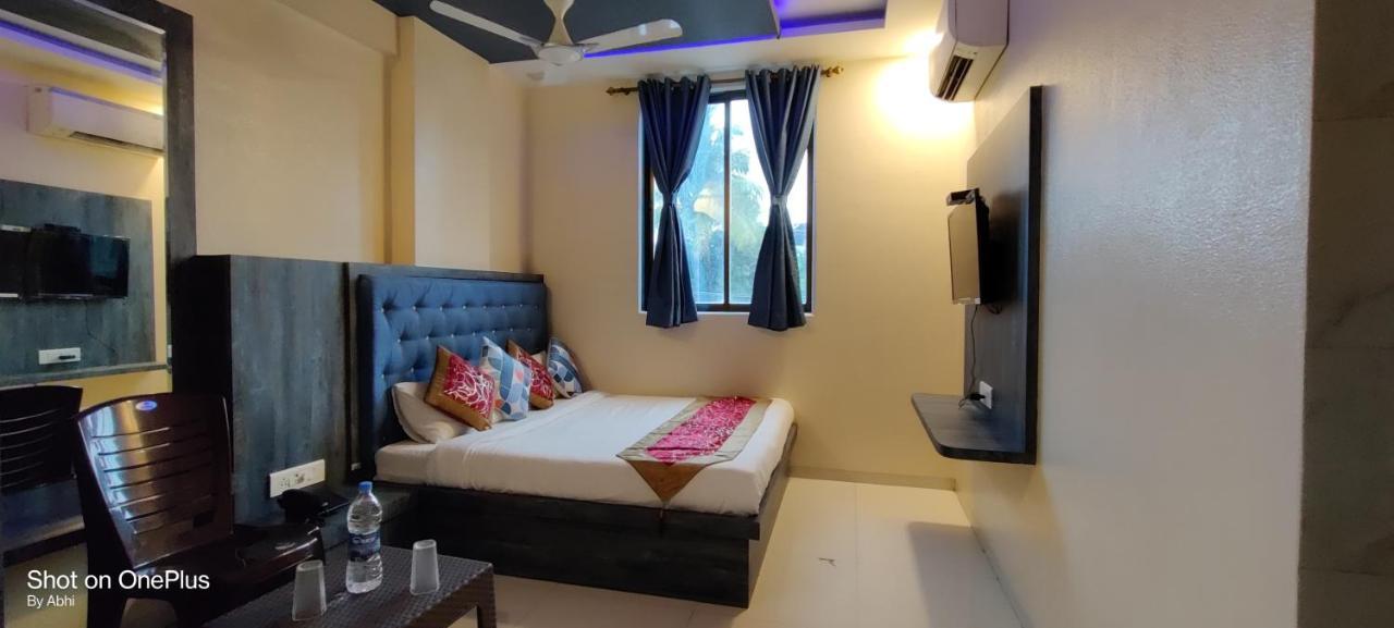 Hotel Mari Aai Residency ナビムンバイ エクステリア 写真