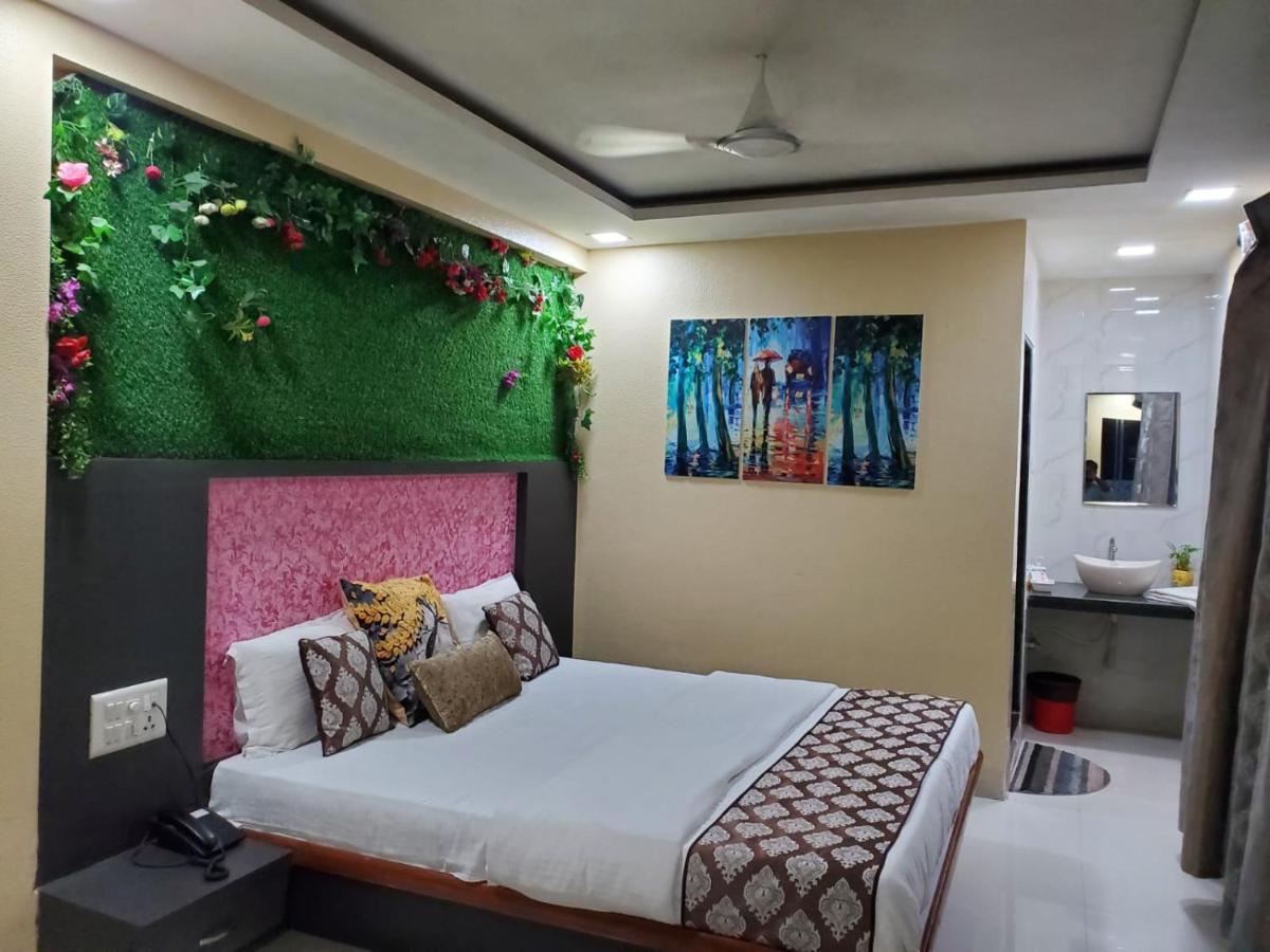 Hotel Mari Aai Residency ナビムンバイ エクステリア 写真