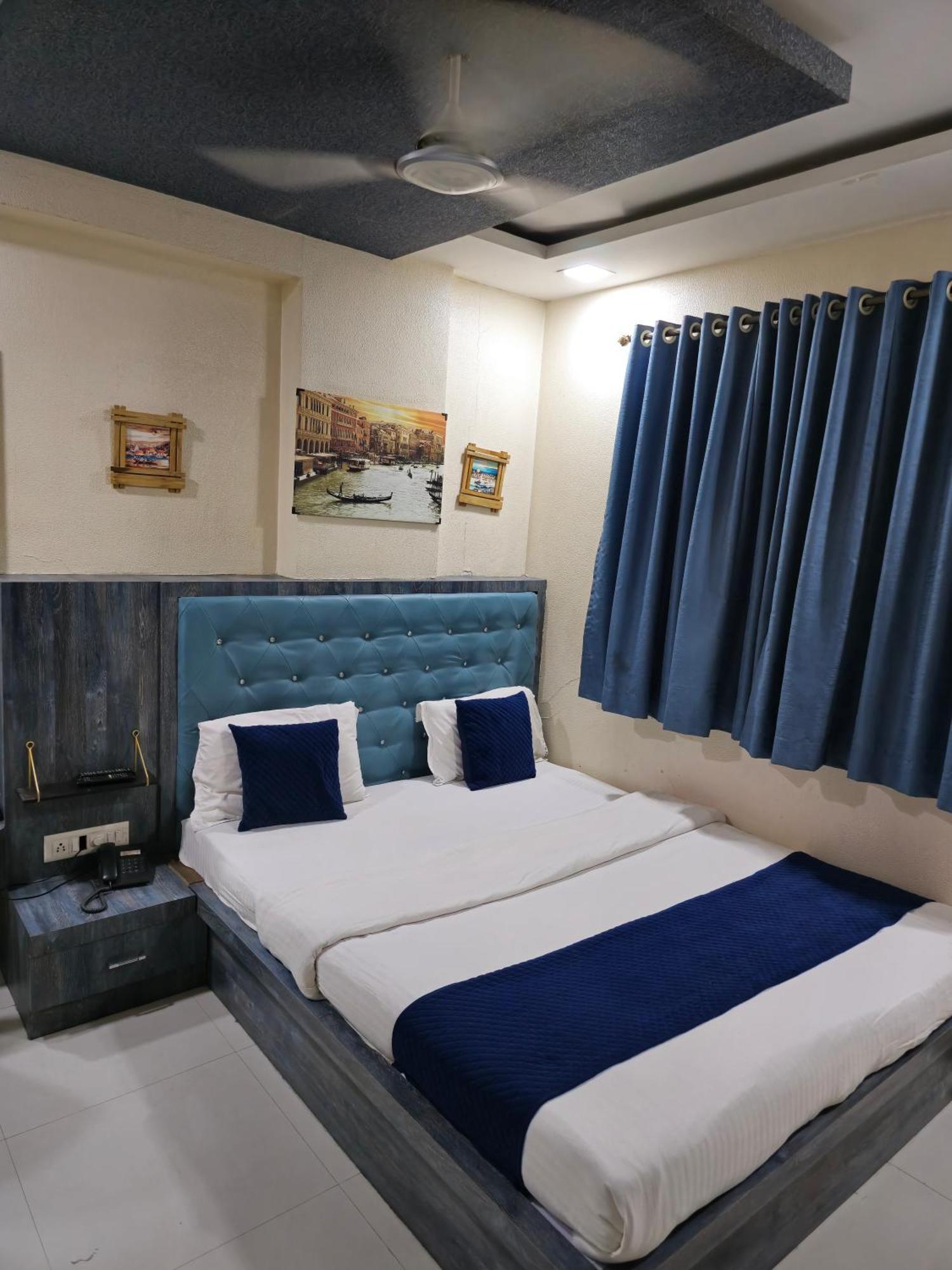 Hotel Mari Aai Residency ナビムンバイ 部屋 写真