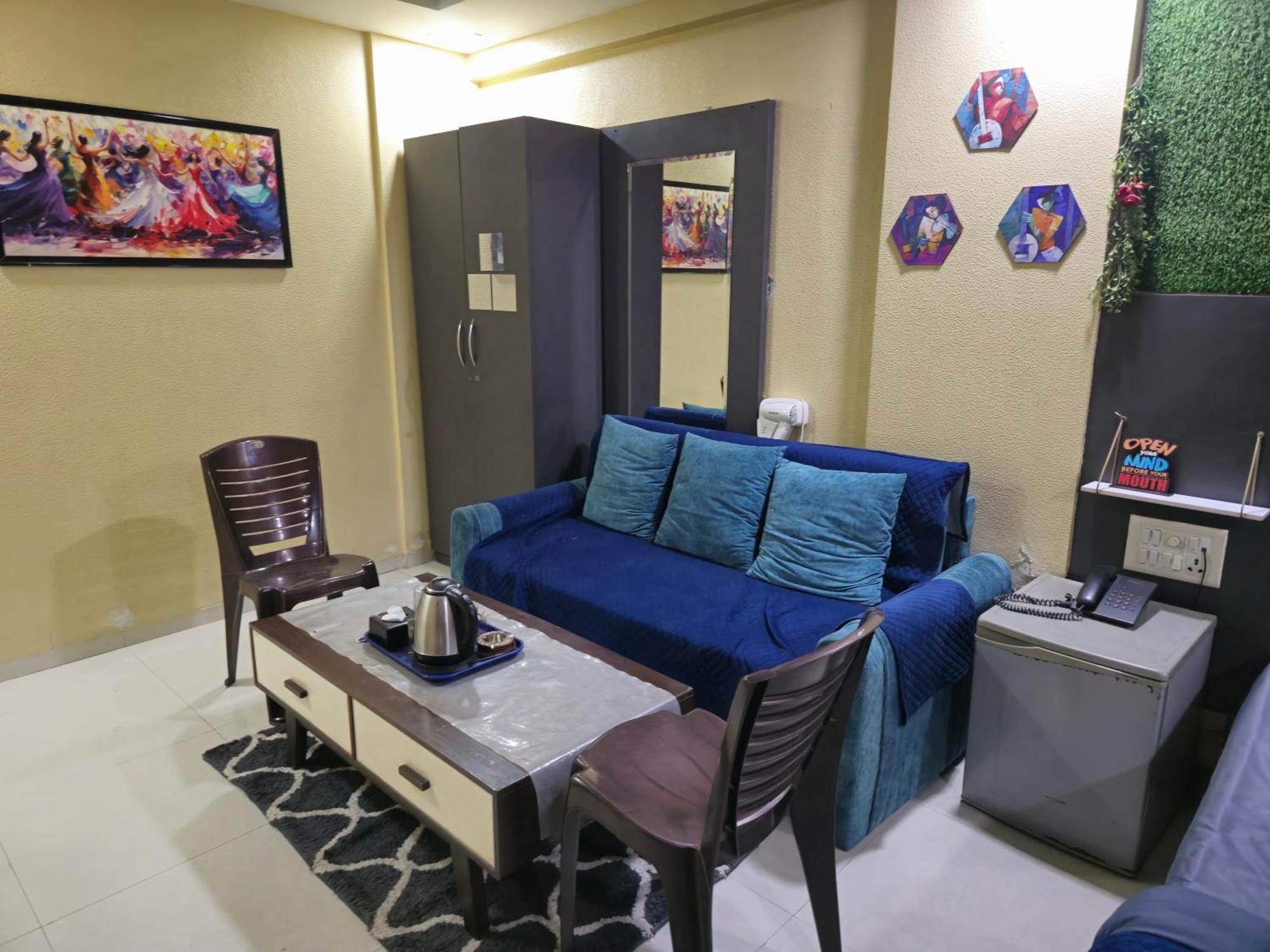 Hotel Mari Aai Residency ナビムンバイ エクステリア 写真